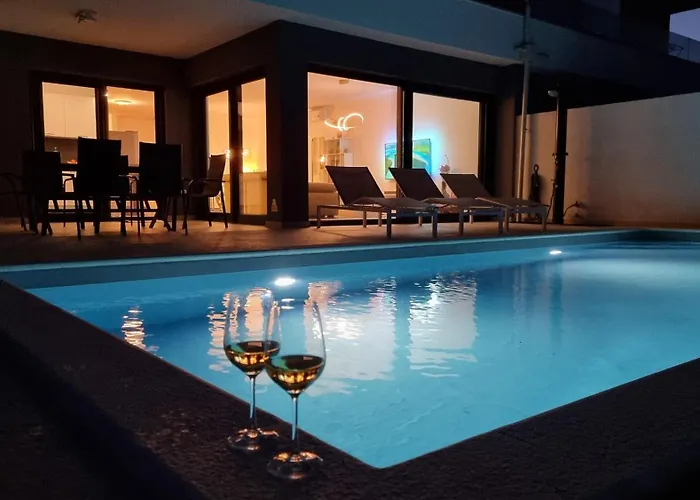 Luxury Beach Apartment Adria With Private Pool And Sea View