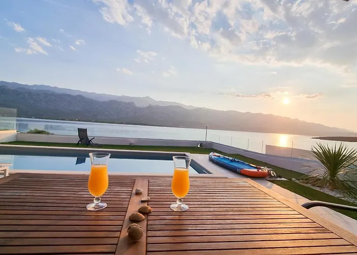 Luxury Beach Apartment Adria With Private Pool And Sea View